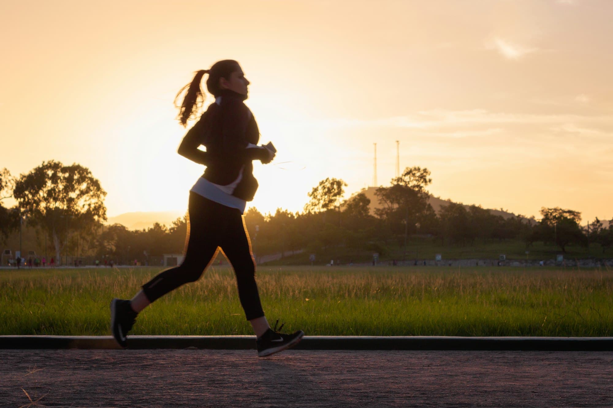 Corredora ao pôr do sol · recovery do atleta · Vida em Equilíbrio · Palmas-TO